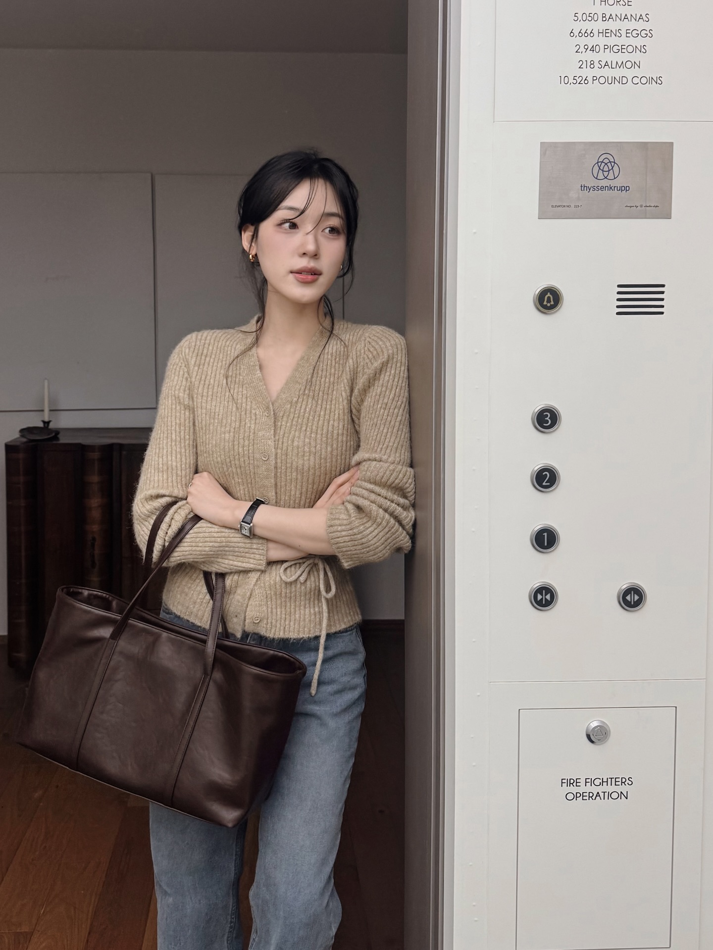 Không cần sắm đồ mới, áp dụng 4 mẹo đơn giản là đã nâng cấp outfit rực rỡ đón Tết- Ảnh 3.