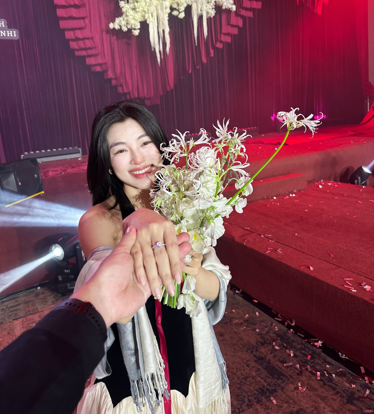 Nhan sắc kinh diễm như sao thập niên 90 của cô gái được nhạc trưởng trẻ nổi tiếng Việt Nam cầu hôn- Ảnh 2.