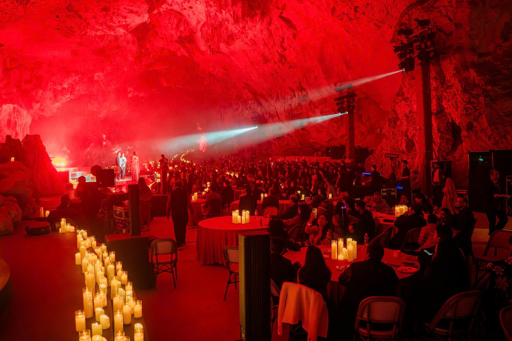 Đám cưới tỉ phú Ấn Độ kéo dài 5 ngày tại Quảng Ninh gây chú ý với khách mời - Ảnh 3.