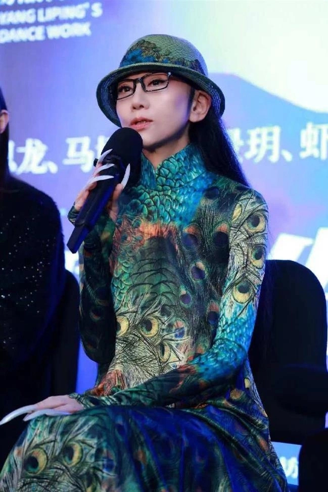 "Chim công làng múa" Dương Lệ Bình U70 vẫn dáng thẳng lưng thon: Rất chăm dùng 2 "món" để nuôi dưỡng khí huyết, bổ nội tiết- Ảnh 1.