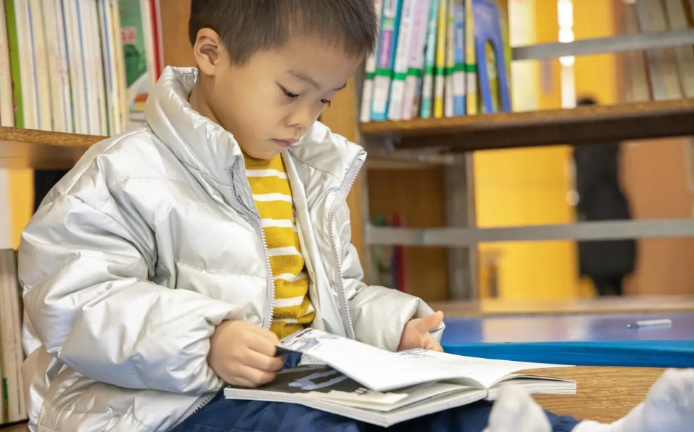 Hiệu trưởng ĐH Harvard: Thà con học kém cũng đừng ép đi học thêm, chăm tới 3 địa điểm này giúp IQ vượt bậc, nâng tầm nhận thức- Ảnh 3.