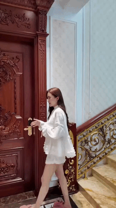 Sáng nhất Bạc Liêu: Nàng dâu miền Tây quay cận cảnh "lâu đài trắng" nhà chồng, xem mà nghẹt thở - Ảnh 10.