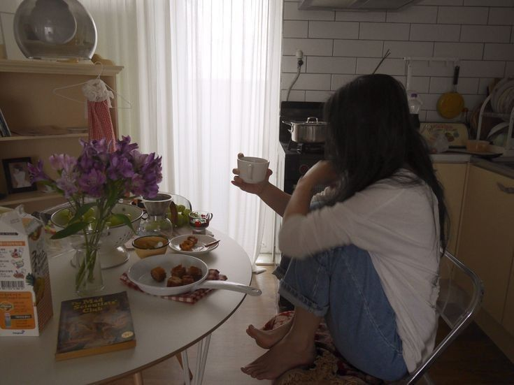 Sau bữa ăn, 3 thói quen tưởng vô hại lại âm thầm làm tăng nguy cơ viêm dạ dày, ung thư thực quản - Ảnh 2.