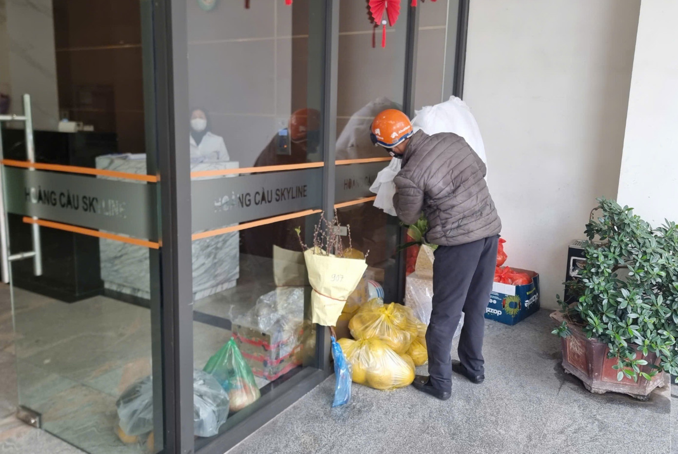 Mua sắm online bùng nổ dịp Tết, shipper quá tải- Ảnh 3.