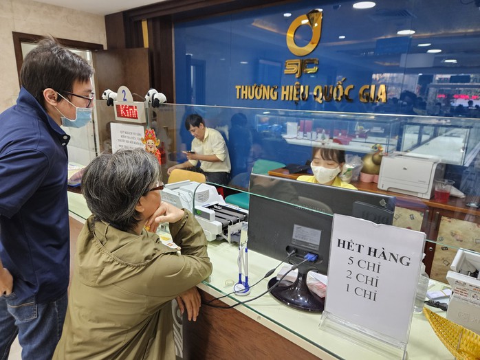 Tối 10-2, giá vàng miếng SJC gây bất ngờ trên thị trường tự do- Ảnh 1.