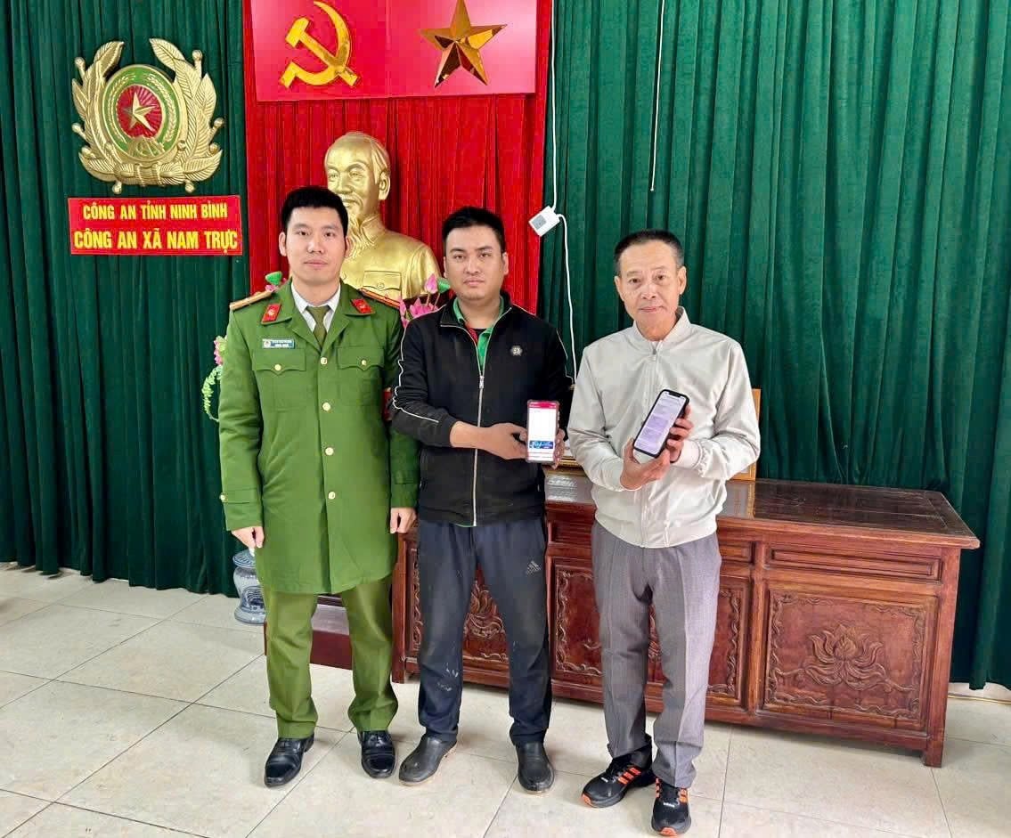 Sau khi chuyển khoản thành công 50 triệu đồng, người đàn ông ở Hưng Yên được công an Ninh Bình mời đến làm việc- Ảnh 1.