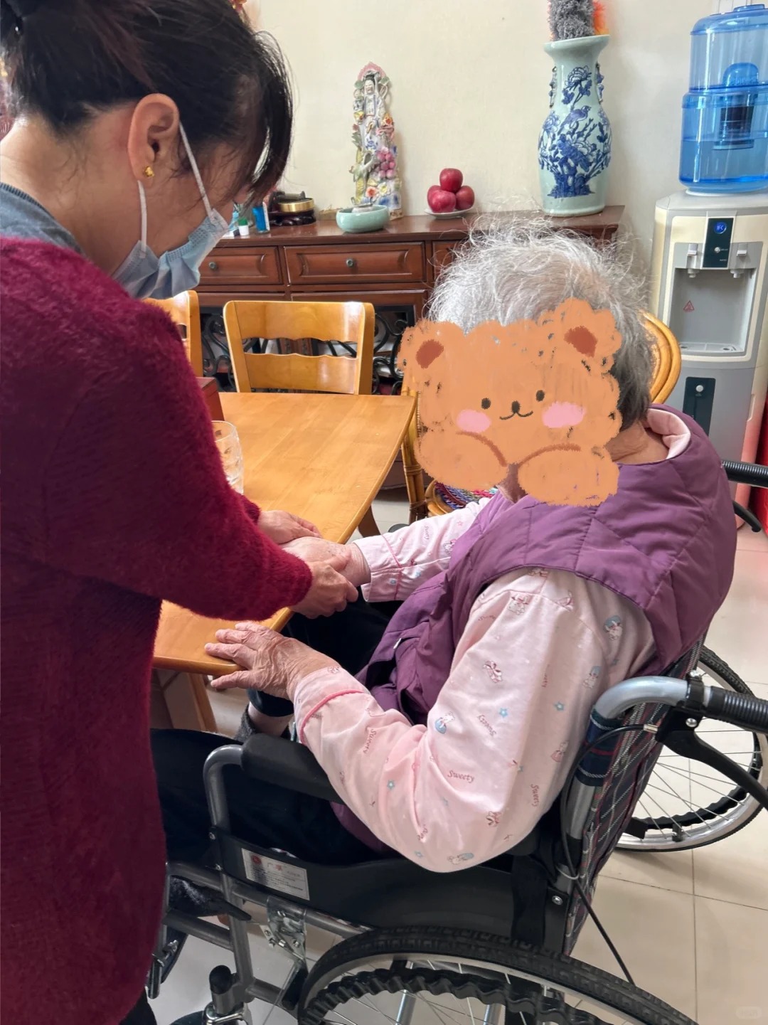 Thuê giúp việc ngủ lại, chăm ông bà, bố mẹ U60, U70 ngày Tết: Trả lương 10 triệu trong 10 ngày nhưng không phải ai cũng làm được- Ảnh 5.