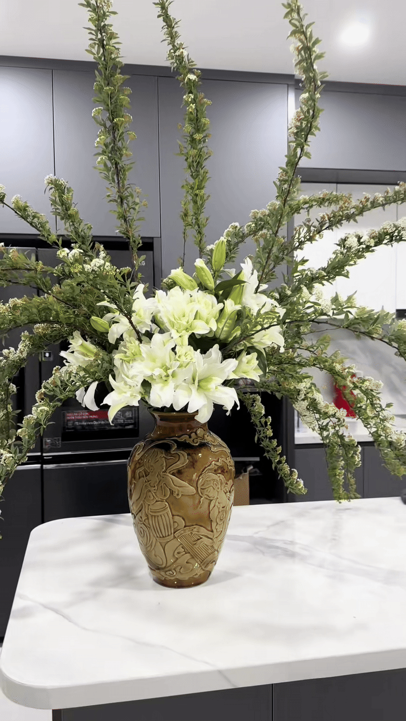 Dân sành chơi mê tít loài hoa nở rộ như thác nước mùa xuân, vừa đẹp tinh khôi vừa được tin là mang may mắn - Ảnh 1.