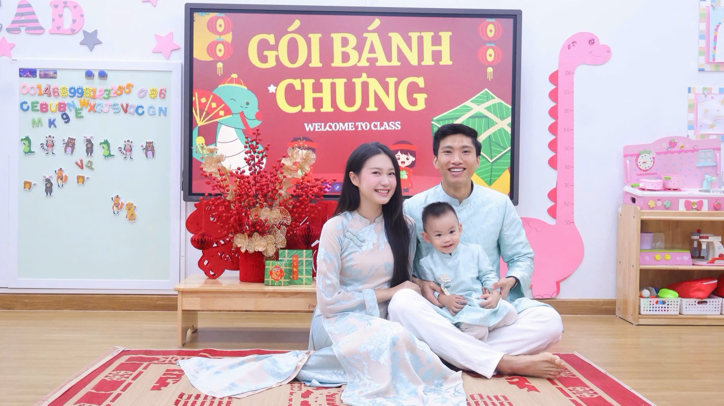 Biệt thự mấy chục tỷ nhà Đoàn Văn Hậu tràn ngập sắc hoa đón Tết, tiểu thư Doãn Hải My khéo chăm quá đi! - Ảnh 1.