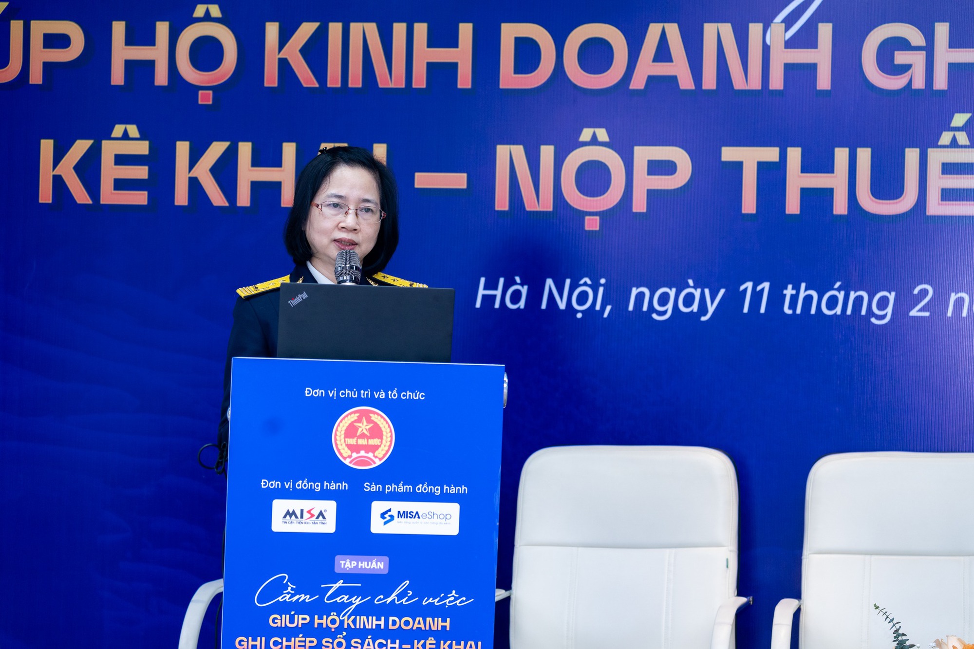 Dù giao dịch tiền mặt hay chuyển khoản, để không lo kiểm tra, truy thu, Cục Thuế khuyến cáo hộ kinh doanh dưới 500 triệu/năm phải làm ngay điều này  - Ảnh 1.