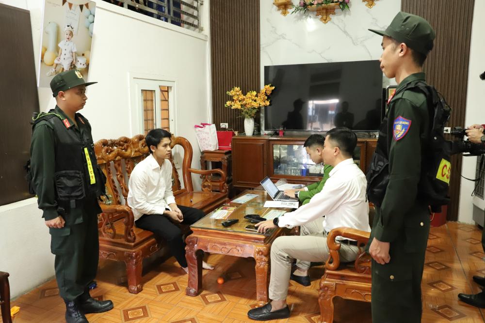 Đồng loạt khám xét 6 địa điểm ở 2 tỉnh trong chuyên án thuốc giả quy mô lớn, bắt Đoàn Thị Lam SN 1972 - Ảnh 9.