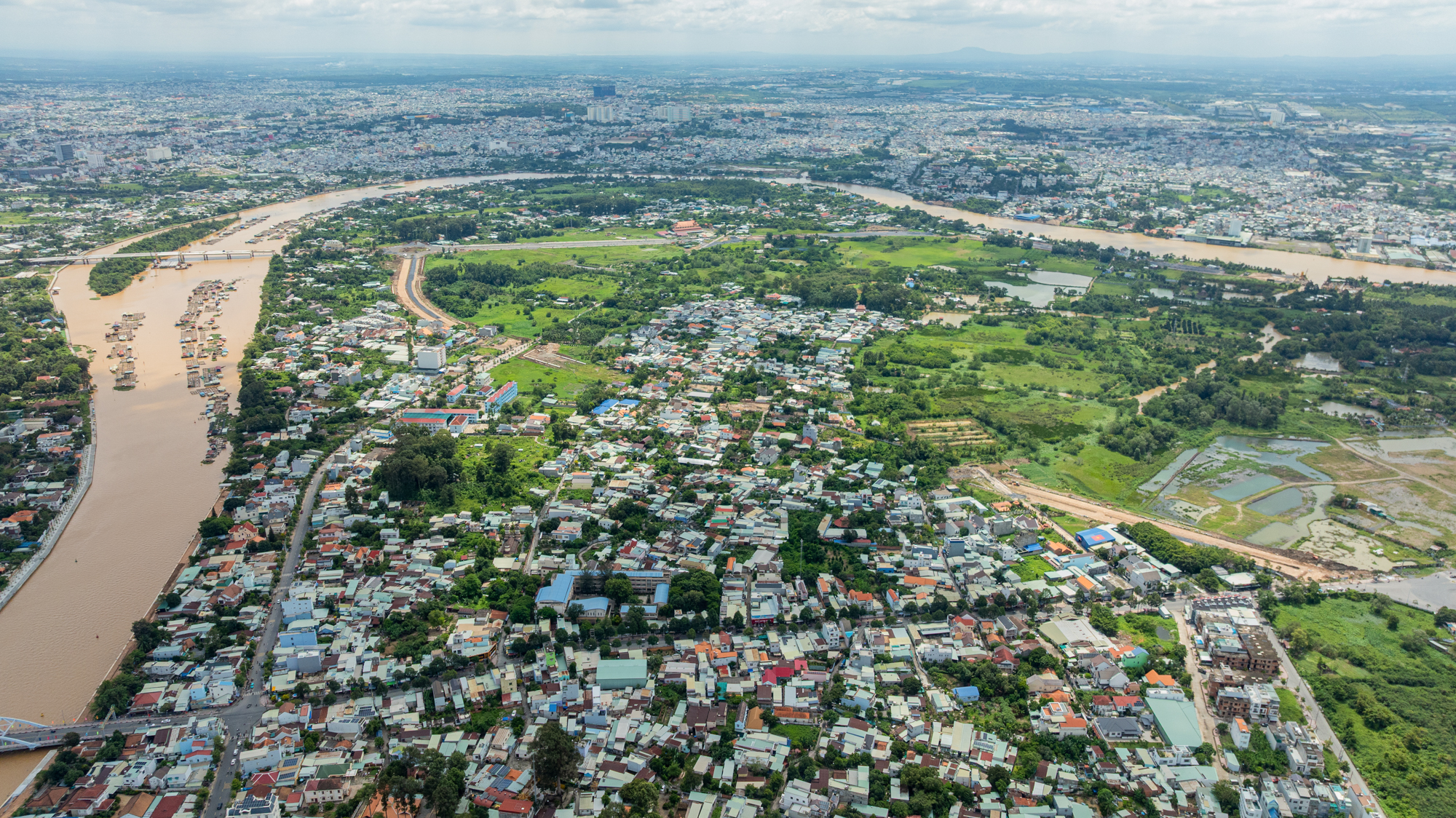 3 “ông lớn” chia thị phần bất động sản TP.HCM năm Bính Ngọ: Vinhomes làm siêu dự án ngoại ô, Masterise tiếp tục giữ trung tâm, Sun Group đánh thức vùng ven sông- Ảnh 9. 3 “ông lớn” chia thị phần bất động sản TP.HCM năm Bính Ngọ: Vinhomes làm siêu dự án ngoại ô, Masterise tiếp tục giữ trung tâm, Sun Group đánh thức vùng ven sông- Ảnh 9.