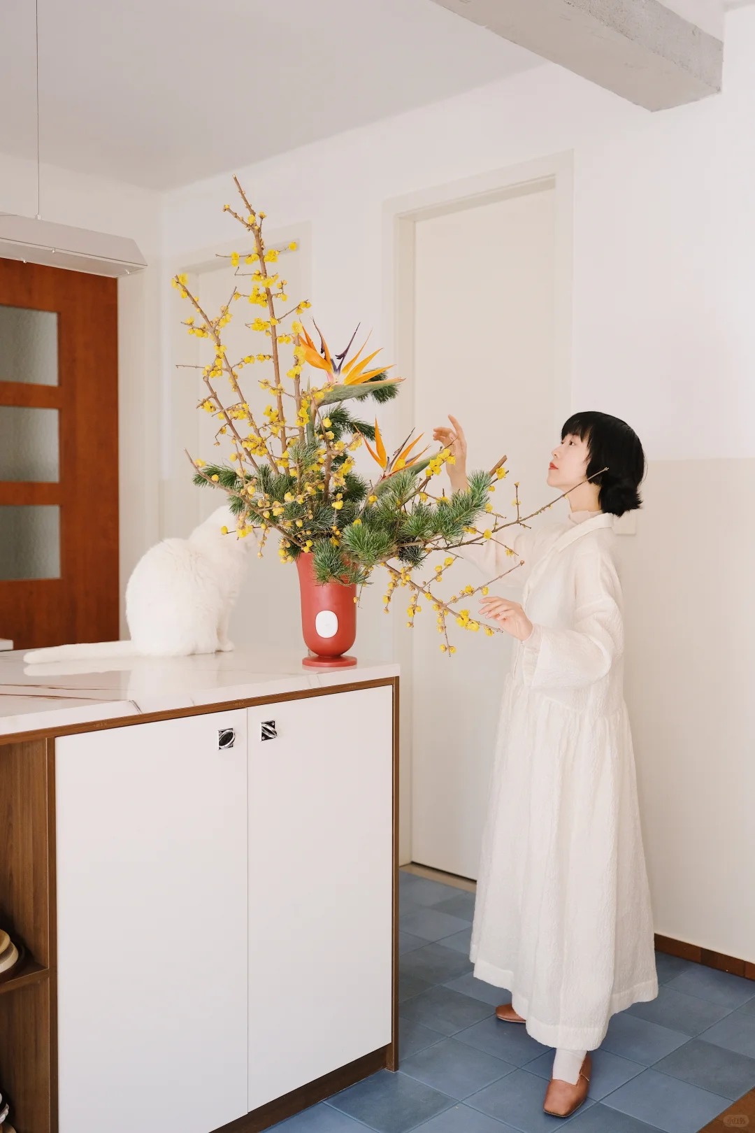 Tết 2026: Đừng chỉ cắm đào hay ly, thử ngay loài hoa "thơm thấu tâm can" này để phòng khách vừa sang vừa vượng khí, ngắm thôi cũng thấy cả một vườn xuân đắt giá!- Ảnh 11.