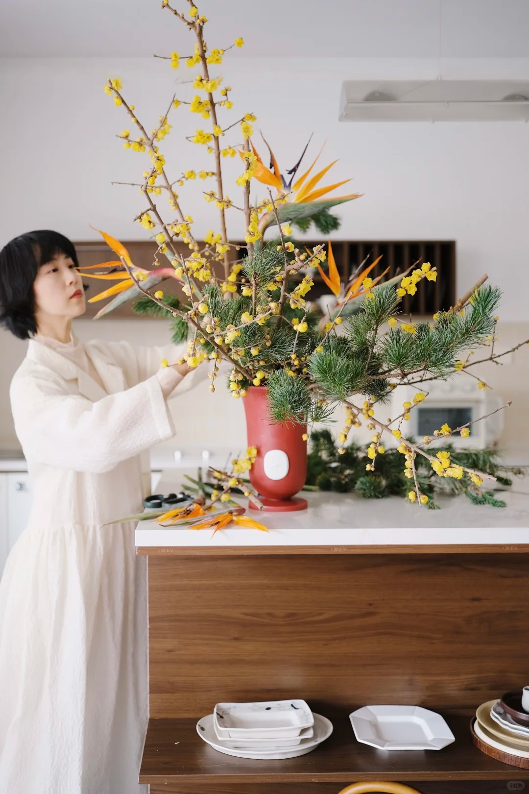 Tết 2026: Đừng chỉ cắm đào hay ly, thử ngay loài hoa "thơm thấu tâm can" này để phòng khách vừa sang vừa vượng khí, ngắm thôi cũng thấy cả một vườn xuân đắt giá!- Ảnh 2.