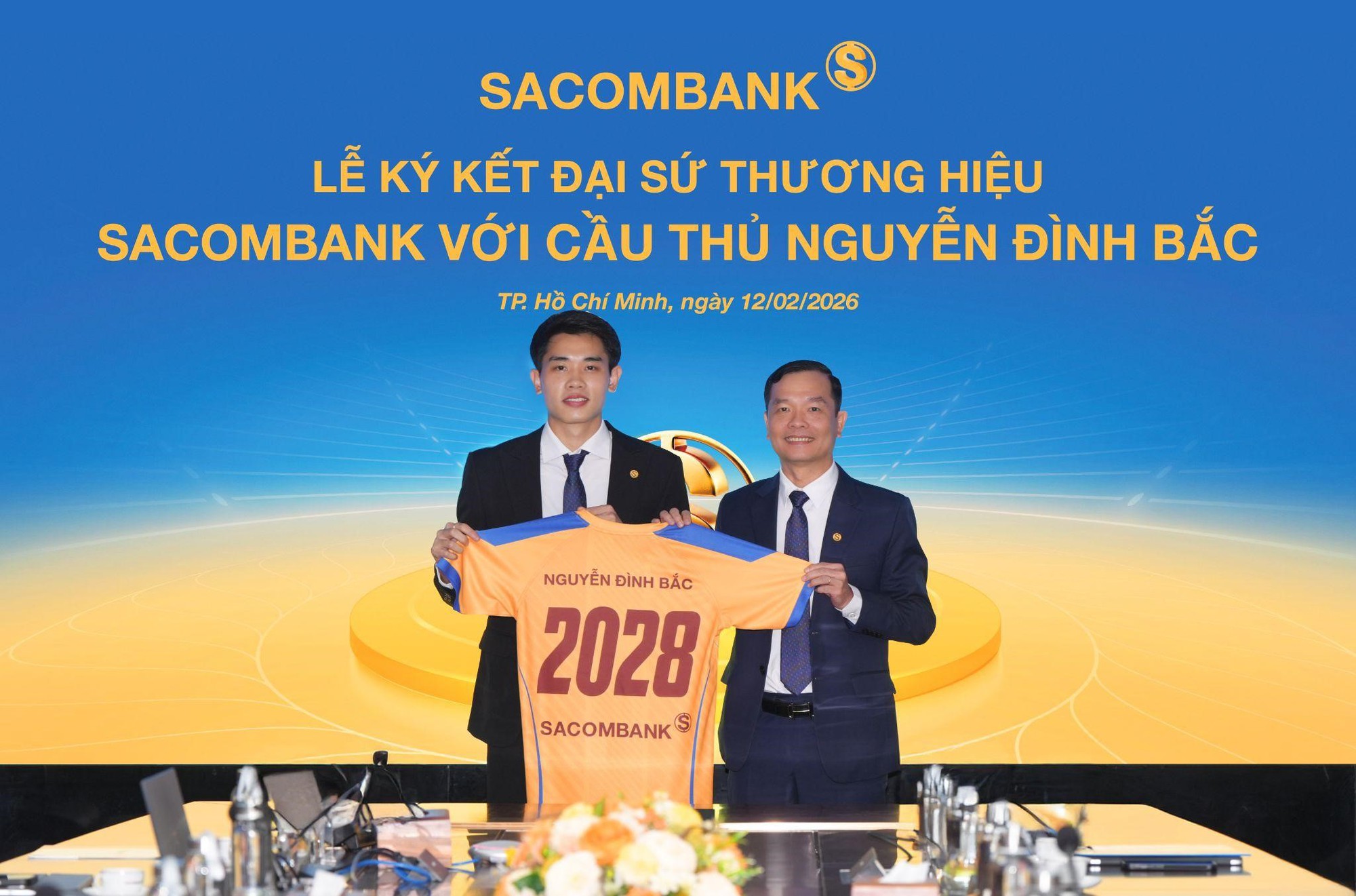 Cầu thủ Nguyễn Đình Bắc chính thức trở thành Đại sứ thương hiệu Sacombank - Ảnh 3.