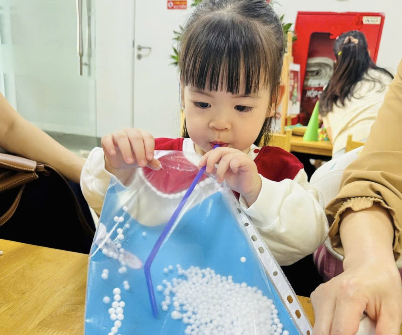 Ái nữ nhà Đỗ Mỹ Linh và Chủ tịch CLB Hà Nội diện áo dài đón Tết, visual “cưng xỉu”- Ảnh 4.