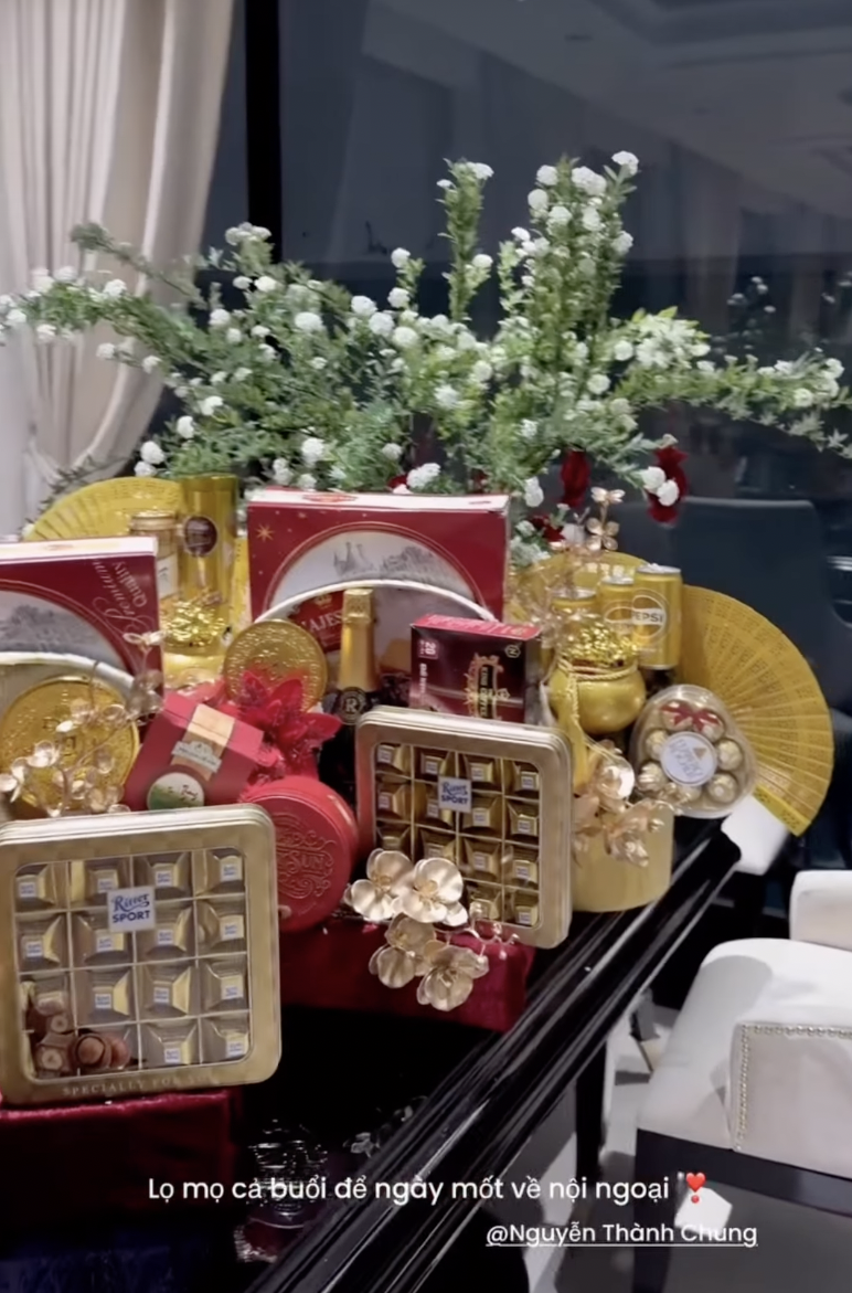 Chỉ một hành động nhỏ, vợ Thành Chung nhận mưa lời khen vì hiếu thảo và chu đáo hết mực với gia đình nội ngoại - Ảnh 1.