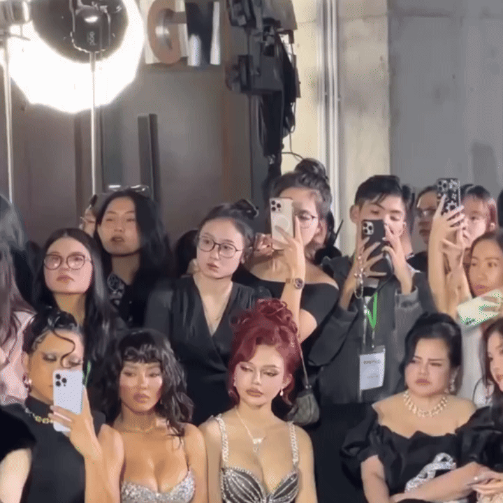 Thực hư chuyện cô dâu Tây Ninh trong đám cưới trăm tỷ đi lựa váy cưới phải đứng chen chúc, khổ sở- Ảnh 4.