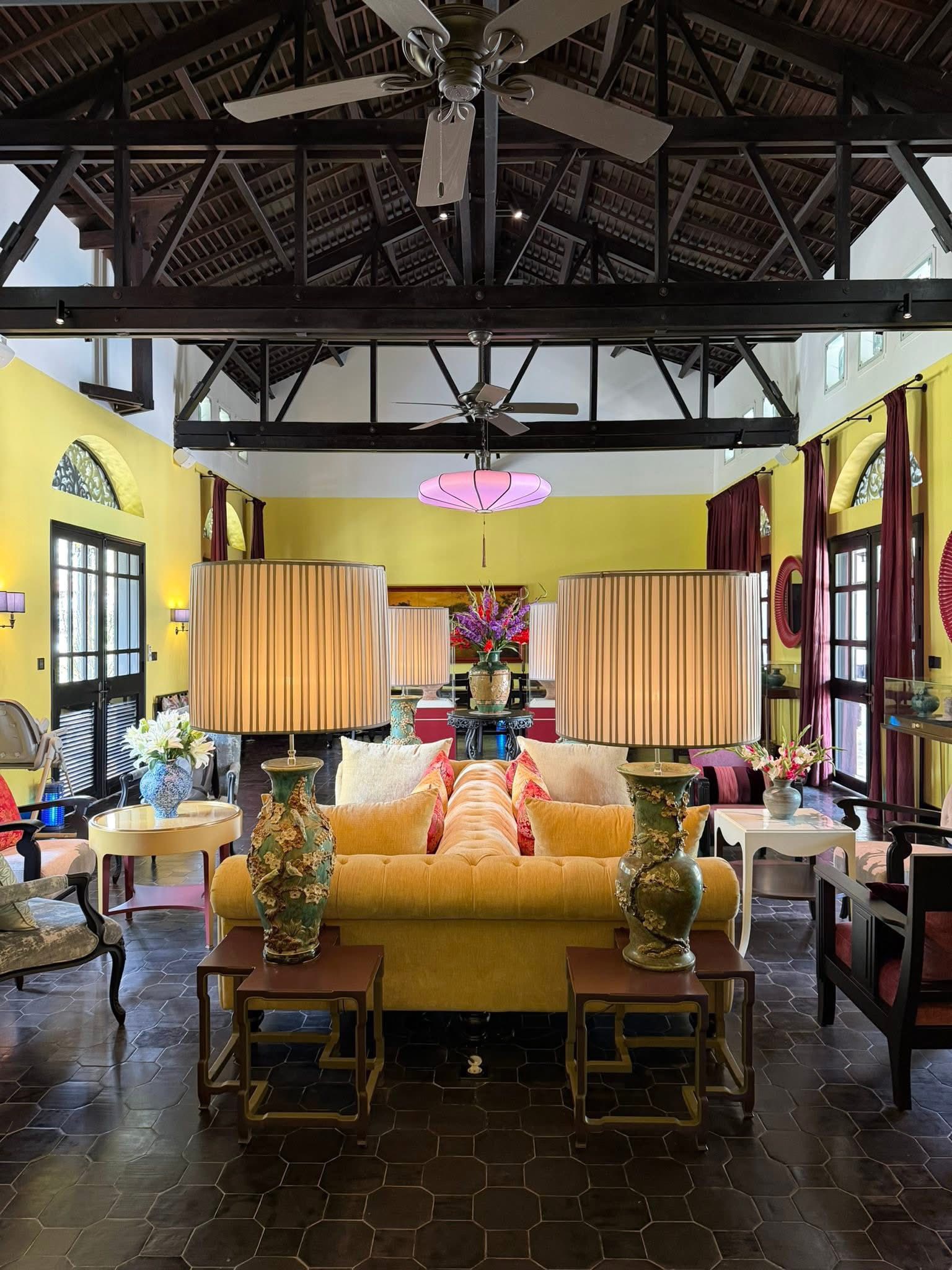 Nam nghệ sĩ cưới vợ đại gia kém 16 tuổi, bỏ showbiz, làm giám đốc bảo tàng, biệt thự trải khắp TP.HCM - Ảnh 15.