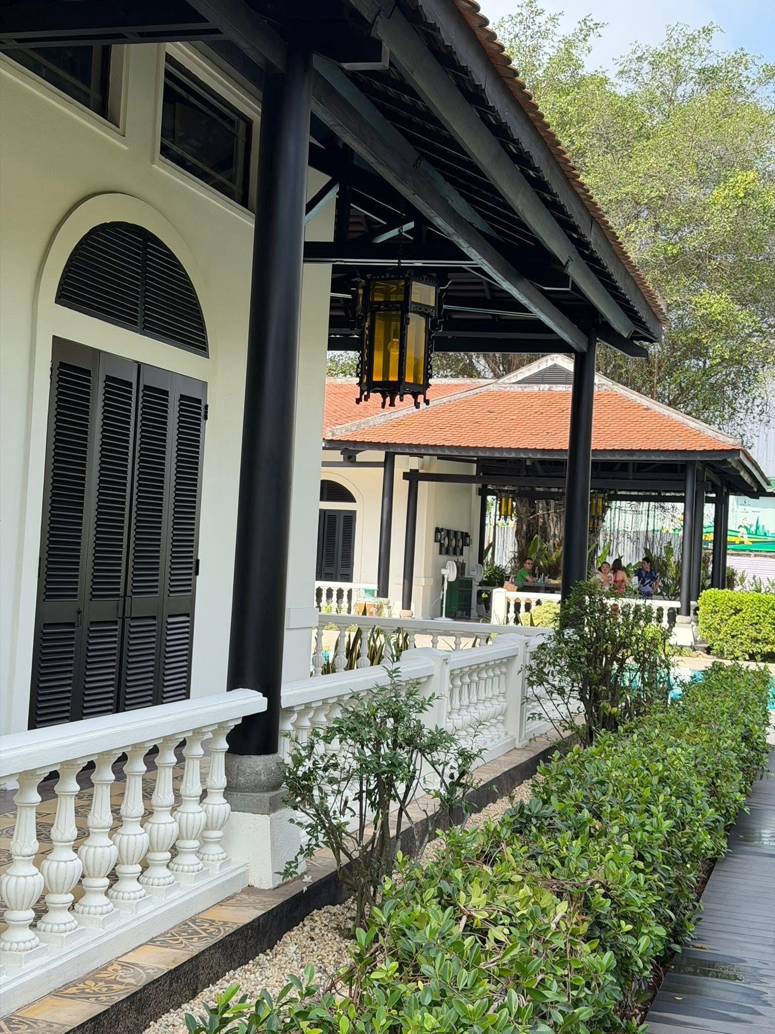 Nam nghệ sĩ cưới vợ đại gia kém 16 tuổi, bỏ showbiz, làm giám đốc bảo tàng, biệt thự trải khắp TP.HCM - Ảnh 13.