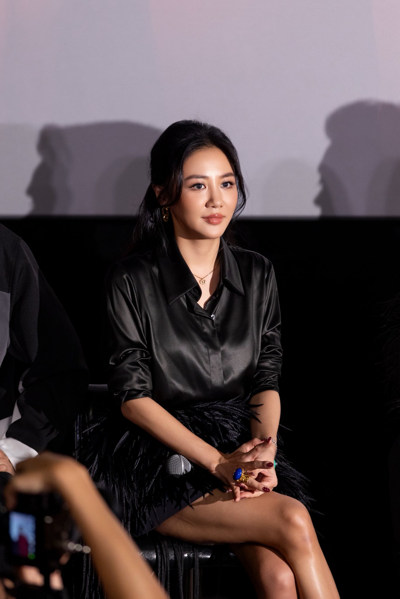 Mỹ nhân đang gây bão phim Tết của Trấn Thành: Ca sĩ chăm ra album nhất Vbiz, đắt show hàng đầu thế hệ- Ảnh 5.