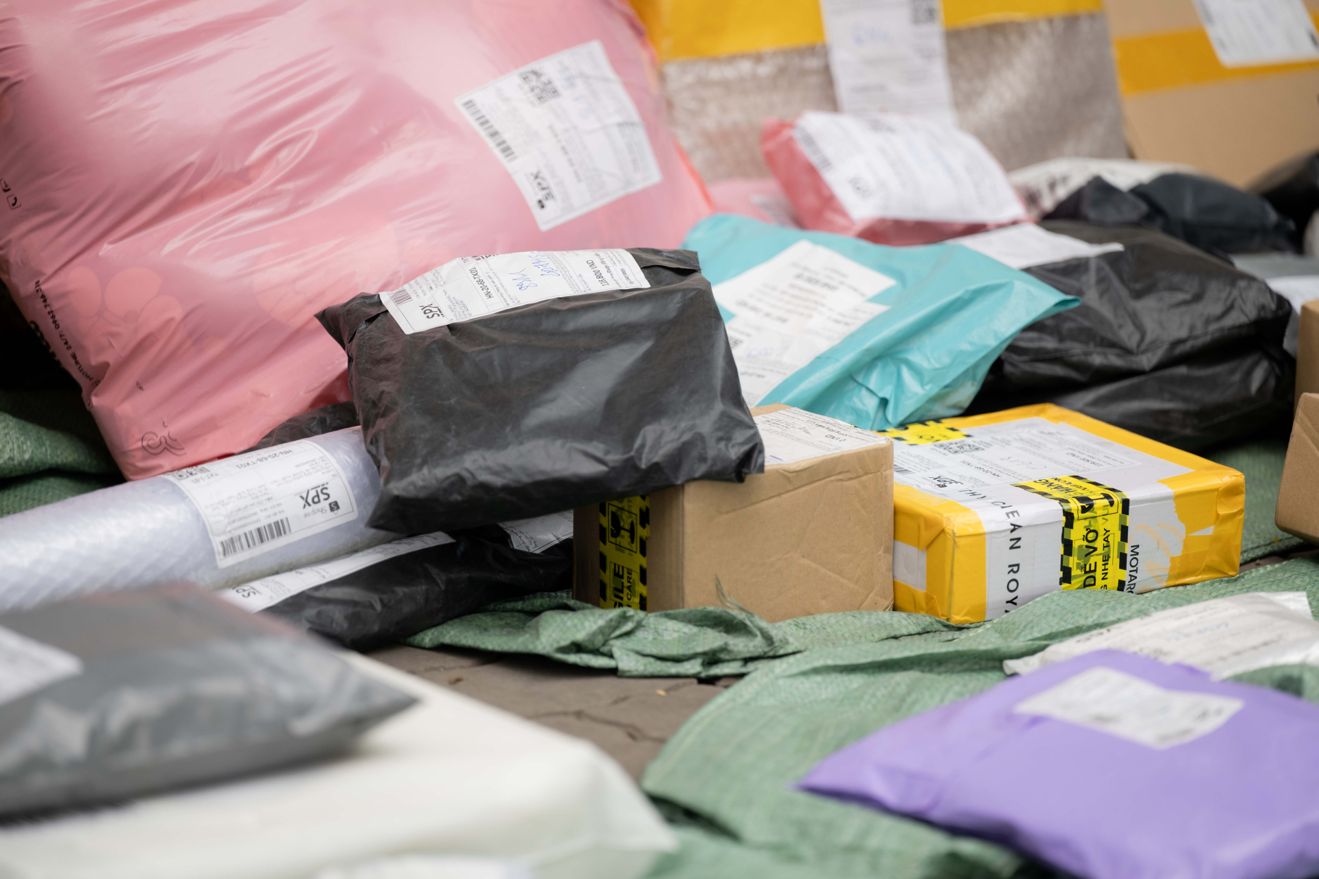 Chuyện gì xảy ra trong ngày làm việc cuối cùng của các shipper ở Hà Nội?- Ảnh 8.