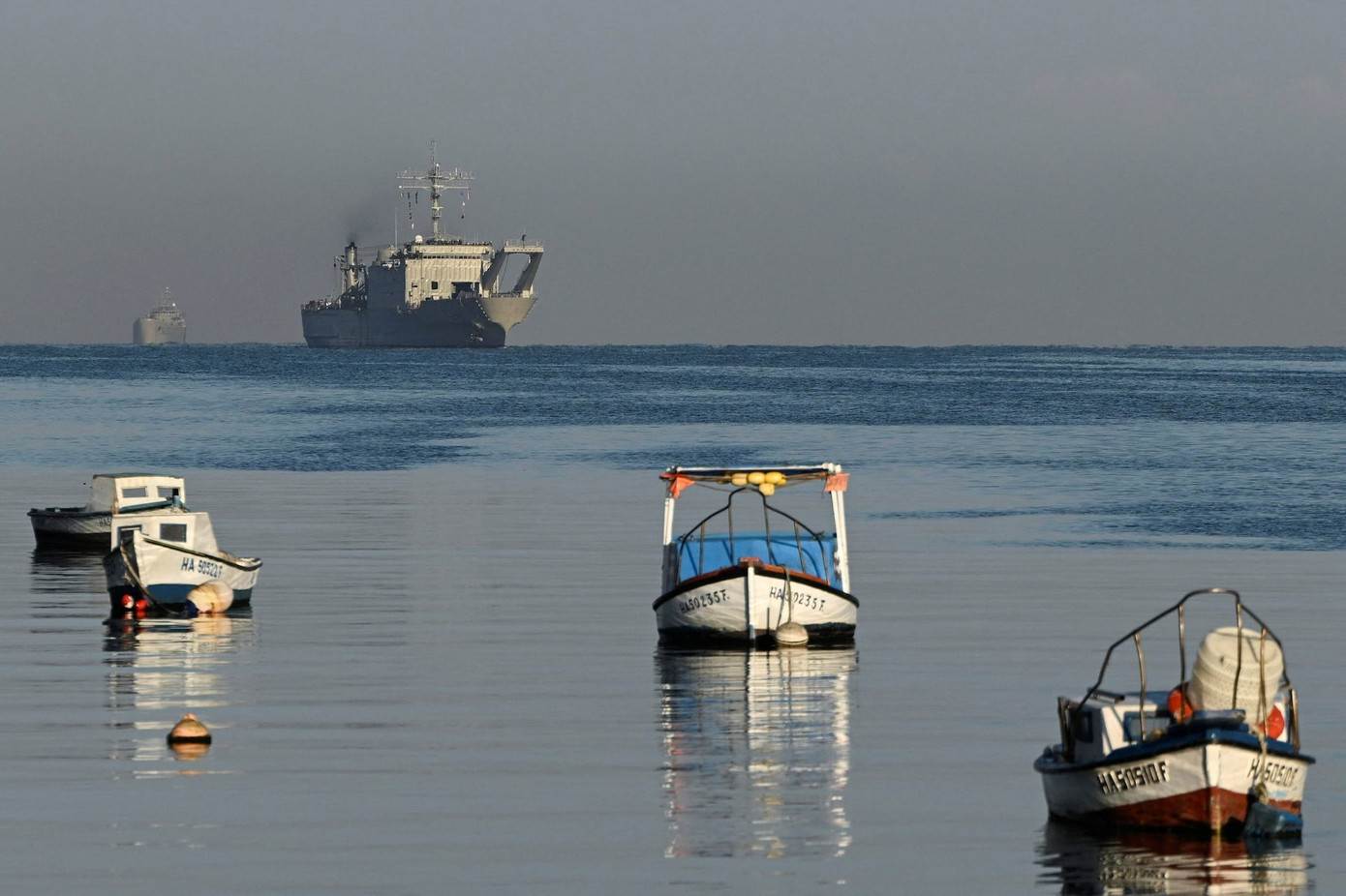 Tàu Mexico chở hàng viện trợ cập cảng Cuba- Ảnh 2.