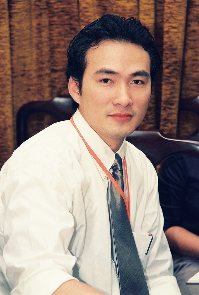 Nam nghệ sĩ cưới vợ đại gia kém 16 tuổi, bỏ showbiz, làm giám đốc bảo tàng, biệt thự trải khắp TP.HCM - Ảnh 2.