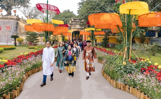 Hà Nội sẽ có thêm đường hoa đúng Tết năm nay: Lần đầu diễn ra tại Di sản UNESCO- Ảnh 4. Hà Nội sẽ có thêm đường hoa đúng Tết năm nay: Lần đầu diễn ra tại Di sản UNESCO- Ảnh 4.