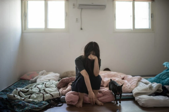 Gửi về nhà 25 triệu/tháng, con gái chết lặng phát hiện sự thật về khoản tiền 2 tỷ đồng trong suốt 7 năm- Ảnh 1.