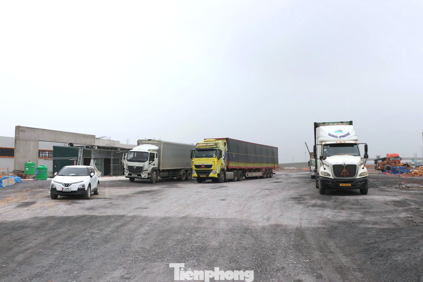 Trạm dừng nghỉ cao tốc Bắc - Nam qua Nghệ An chưa xong, tài xế xoay xở thế nào?- Ảnh 2.