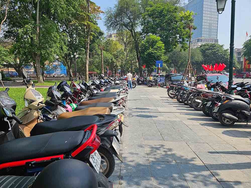 Bố trí bãi xe 800m2 gần hồ Gươm phục vụ người dân dịp Tết Nguyên đán- Ảnh 1.