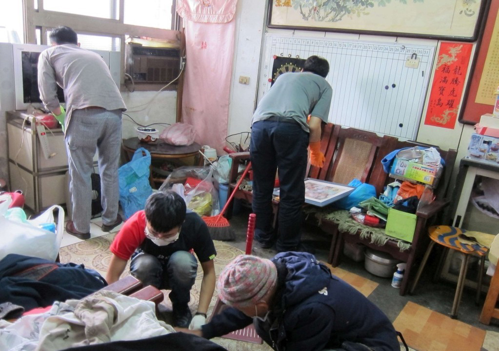 Dù giàu hay nghèo, dọn nhà đón Tết có 7 thứ NHẤT ĐỊNH phải vứt bỏ nếu muốn năm mới khỏe hơn, đẹp hơn- Ảnh 1.