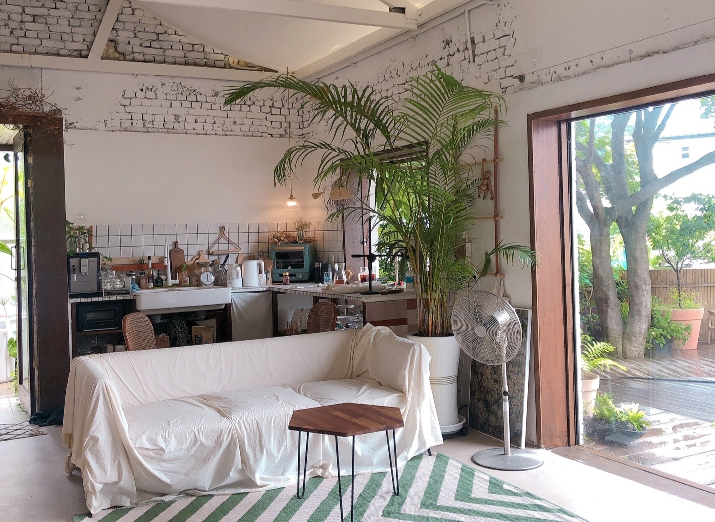 Bỏ phố về quê cải tạo nhà 30 năm tuổi: Mẹ hai con biến căn nhà cũ thành biệt thự nghỉ dưỡng, ai nhìn cũng muốn chuyển đến ở- Ảnh 17.