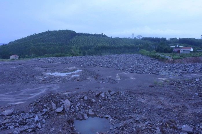 Khởi tố nguyên Phó Trưởng phòng Tài nguyên và môi trường - Ảnh 1.