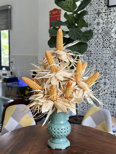 Chẳng cần đào mai tiền triệu, chị em rủ nhau cắm thứ "nhà quê" này: Đẹp sang chảnh, bày ban Thần Tài hút lộc, để 3 năm vẫn như mới!- Ảnh 9.