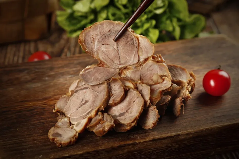 Tết ăn thịt thế nào cho khéo? Chuyên gia gợi ý: Thịt bò là “top 1” dinh dưỡng, 4 cách nấu ngon, nhẹ bụng - Ảnh 1.