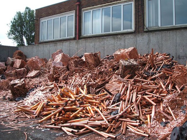 Chuyên gia nói về đầu tư Đồng: Không chỉ ngân hàng, cả những doanh nghiệp phế liệu ở Đồng Kỵ hay các bà ve chai cũng theo dõi sát giá quốc tế- Ảnh 2.