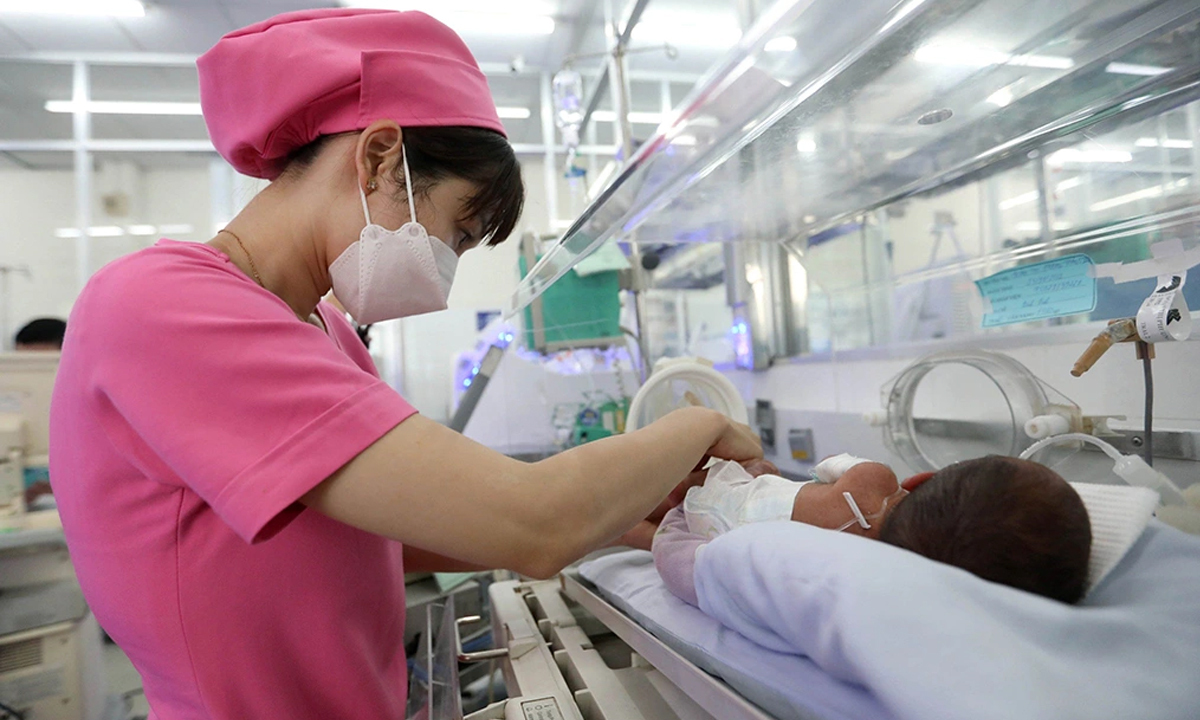 Yêu cầu bổ sung chính sách hỗ trợ phụ nữ sinh đủ 2 con trước 35 tuổi- Ảnh 1.