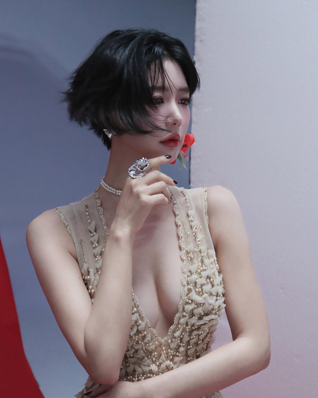 Cuộc sống của "mỹ nhân hot nhất phố đi bộ" không như lời đồn sau khi bỏ chồng đại gia - Ảnh 10.