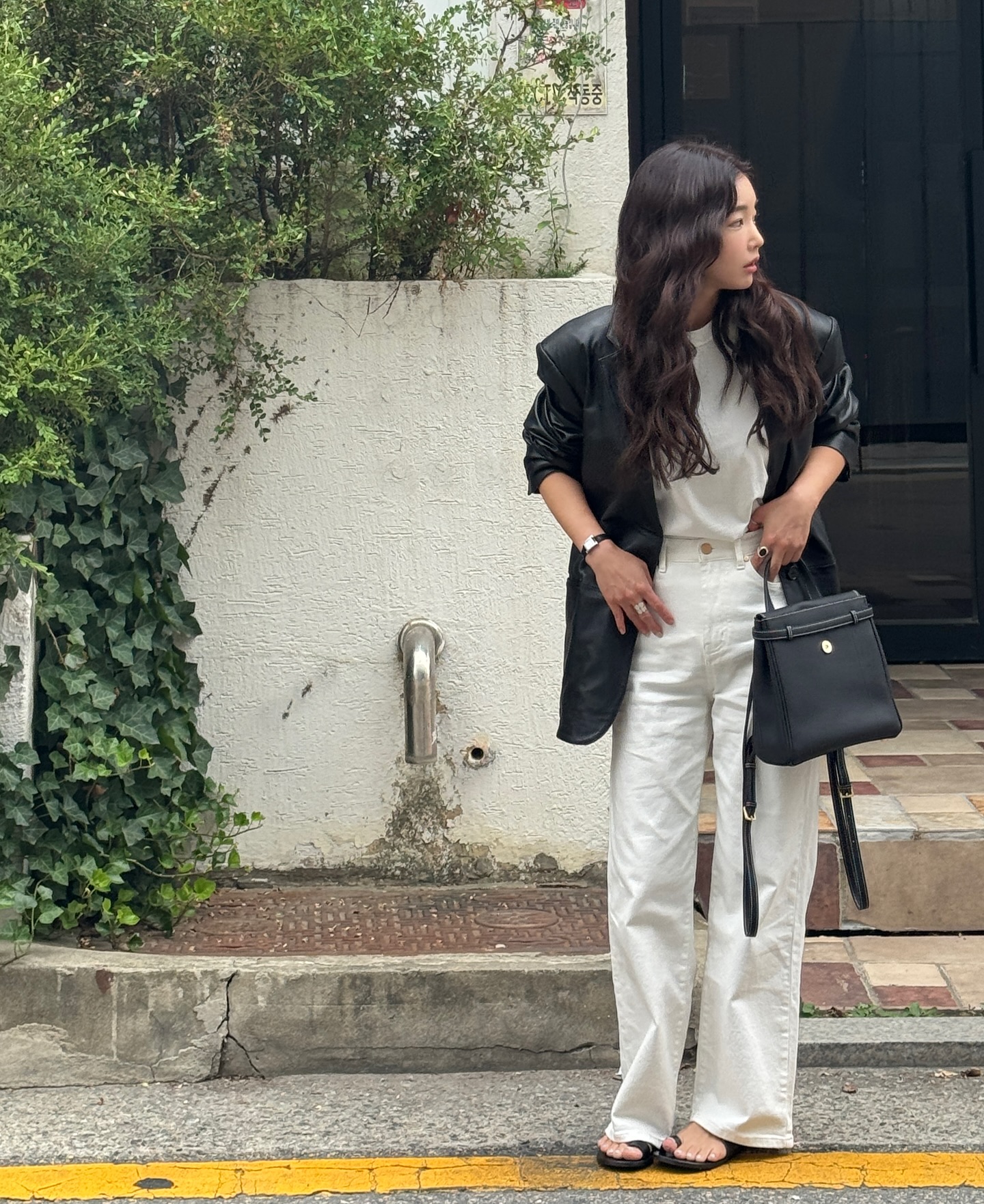 4 công thức mặc đồ đi chúc Tết chuẩn thanh lịch mà phụ nữ ngoài 40 tuổi nên ghim từ bây giờ- Ảnh 5.