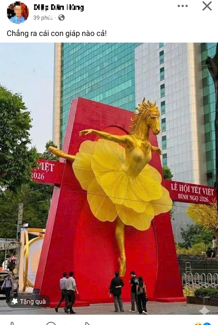Linh vật ngựa ở TPHCM bị “mặc váy” bằng AI, chủ tài khoản Facebook lãnh phạt- Ảnh 1.