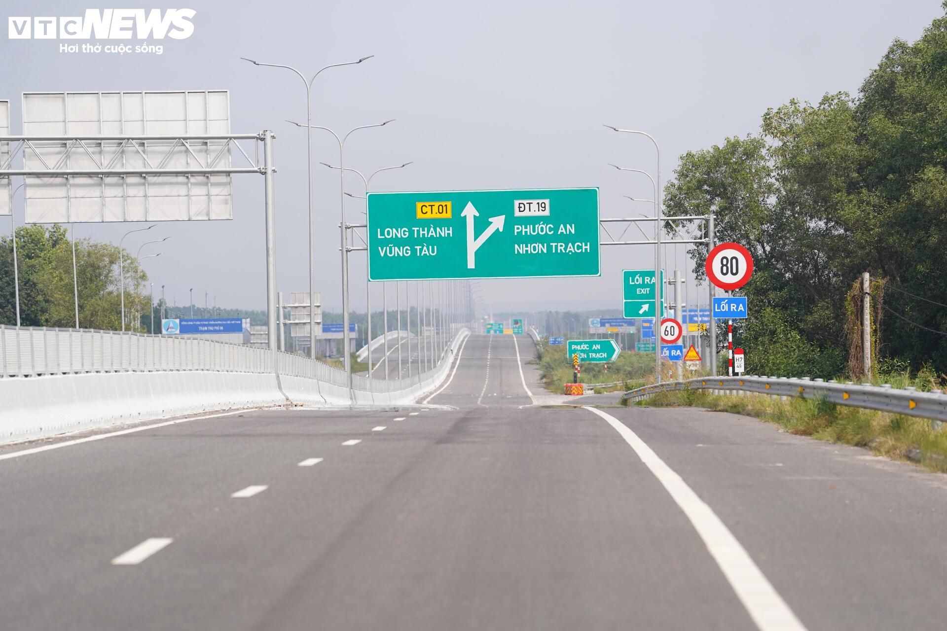 Cận cảnh cầu dây văng tĩnh không cao nhất Việt Nam- Ảnh 10.