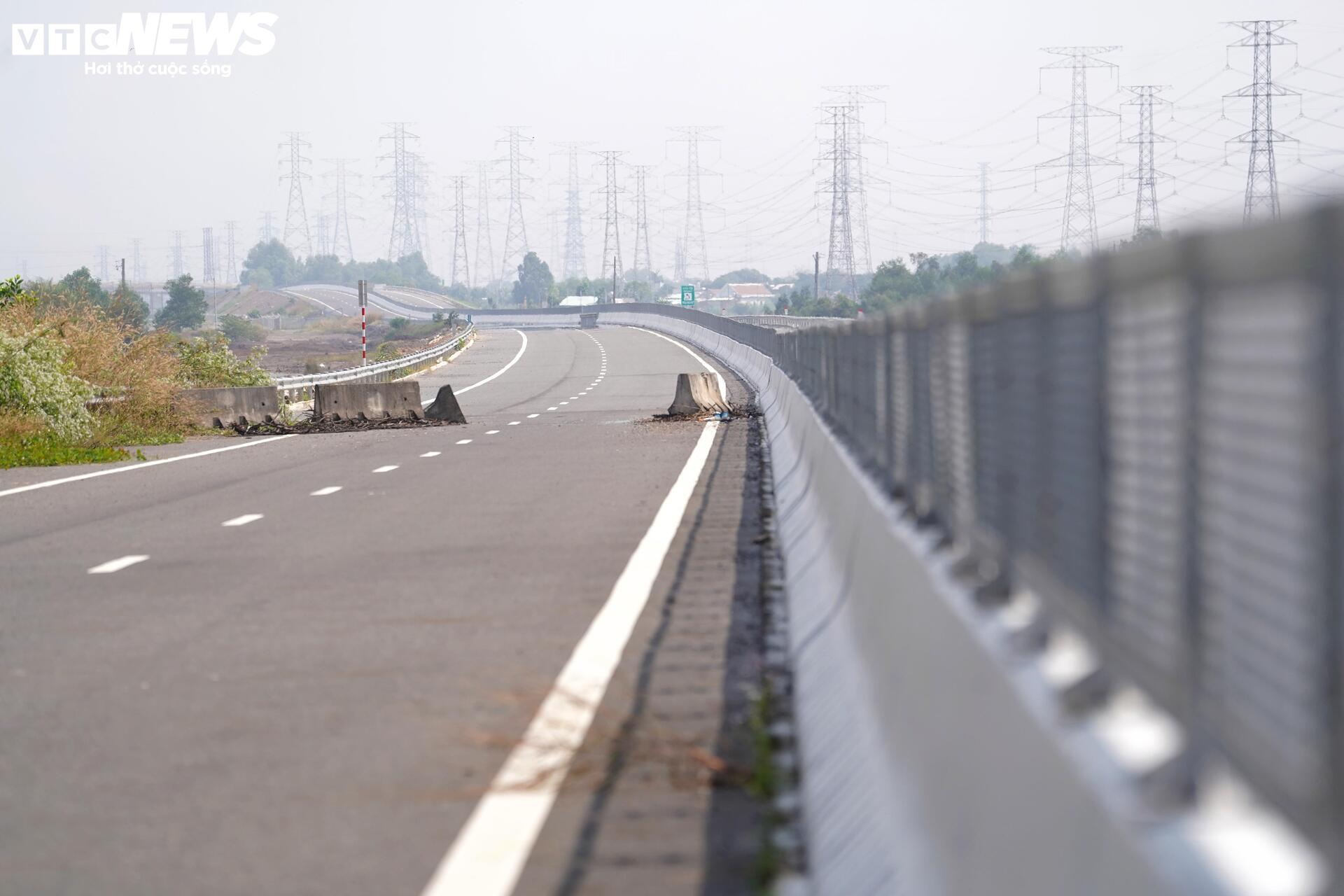 Cận cảnh cầu dây văng tĩnh không cao nhất Việt Nam- Ảnh 9.