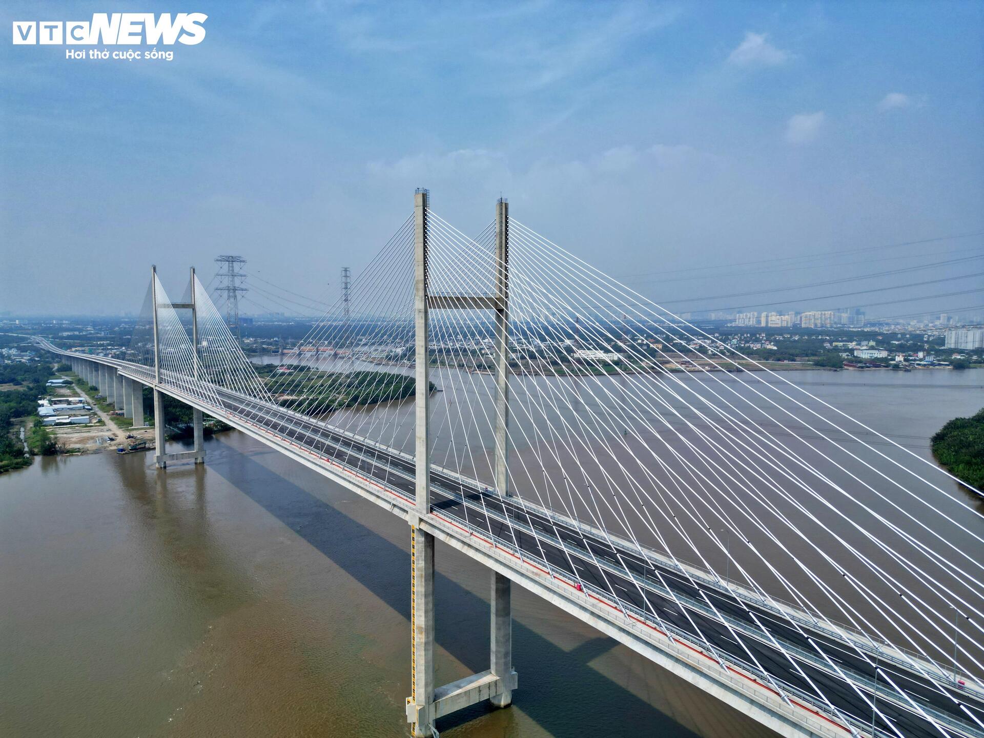 Cận cảnh cầu dây văng tĩnh không cao nhất Việt Nam- Ảnh 11.