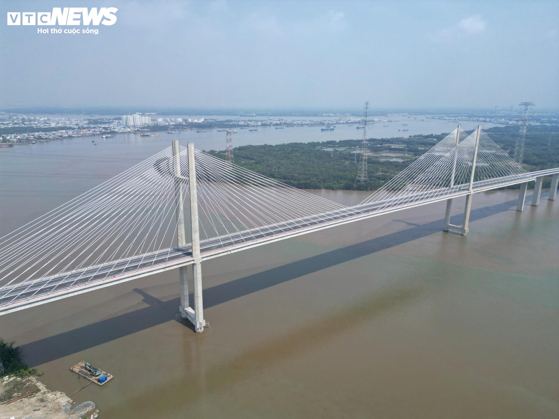 Cận cảnh cầu dây văng tĩnh không cao nhất Việt Nam- Ảnh 2.