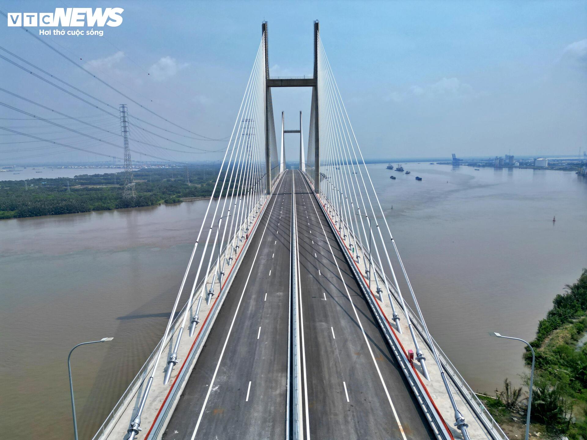 Cận cảnh cầu dây văng tĩnh không cao nhất Việt Nam- Ảnh 3.