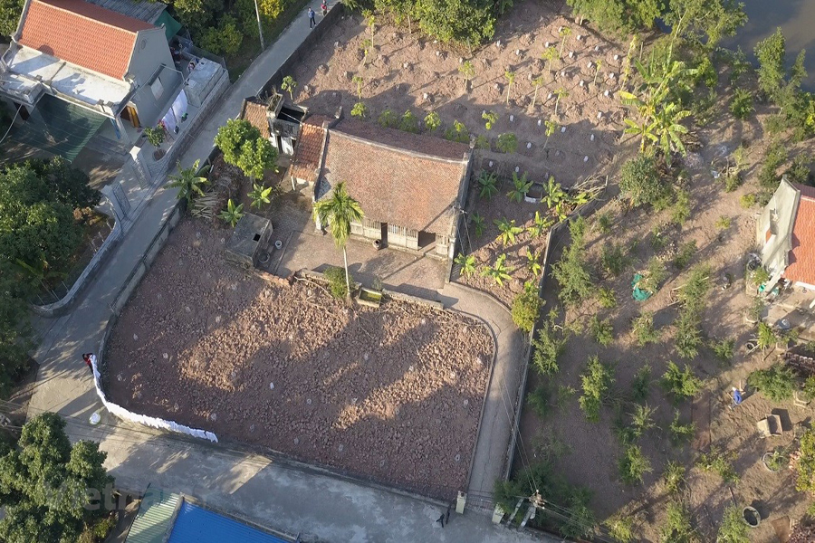 Cảnh tượng ngay lúc này tại một ngôi làng nằm ven sông Hồng: Nghi ngút khói cả ngày lẫn đêm - Ảnh 1.