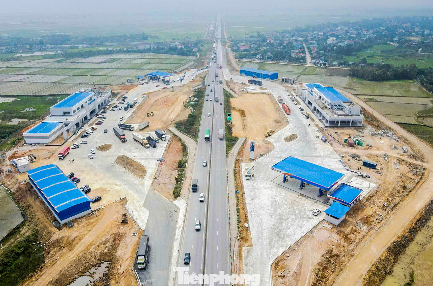 Khai thác tạm trạm dừng nghỉ trên cao tốc Bắc - Nam qua Thanh Hóa dịp Tết- Ảnh 1.