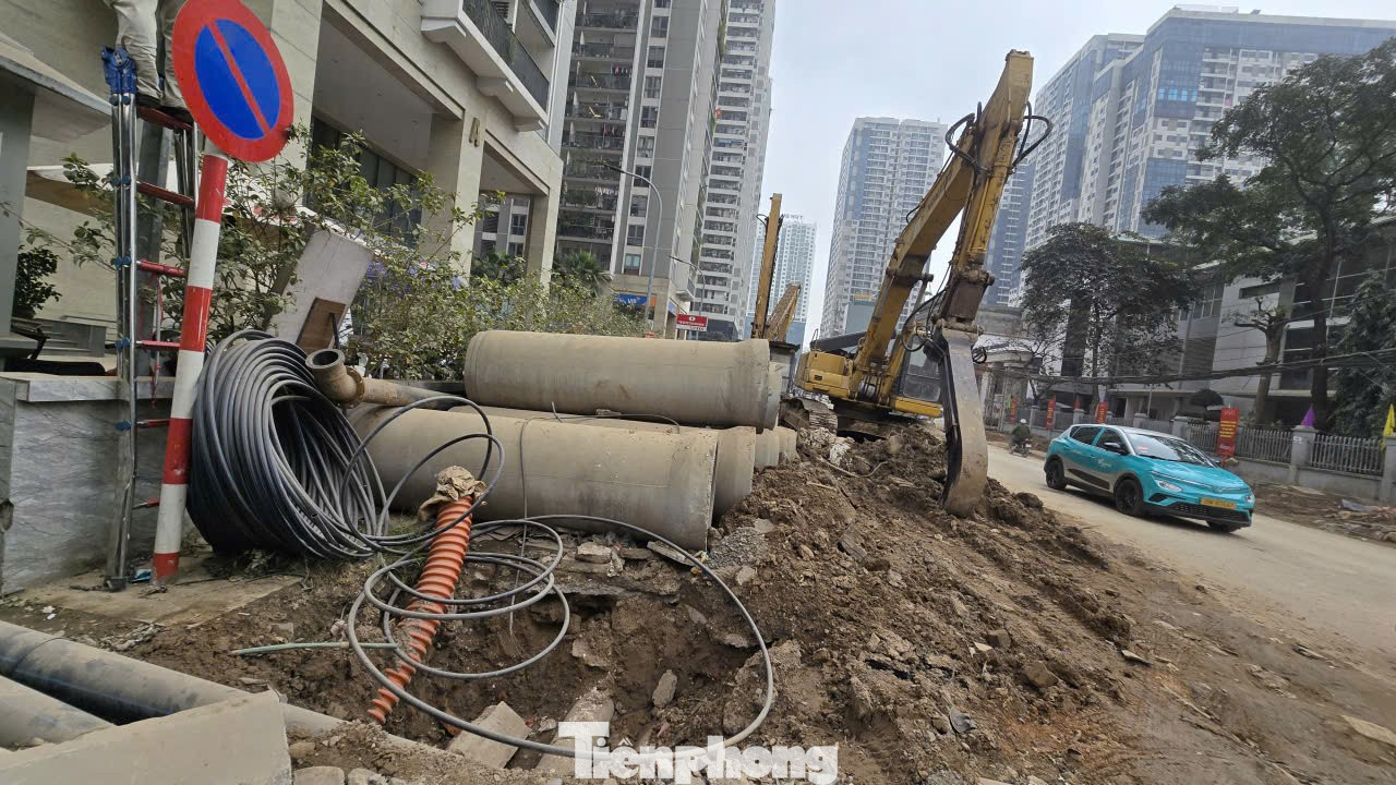 Ngổn ngang công trường thi công đường Nguyễn Tuân- Ảnh 11.